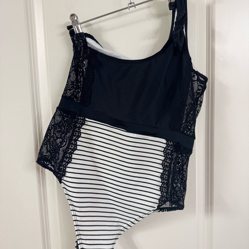 Source Unknown Black and White Striped One Shoulder Swimsuit - Picture 6 of 6